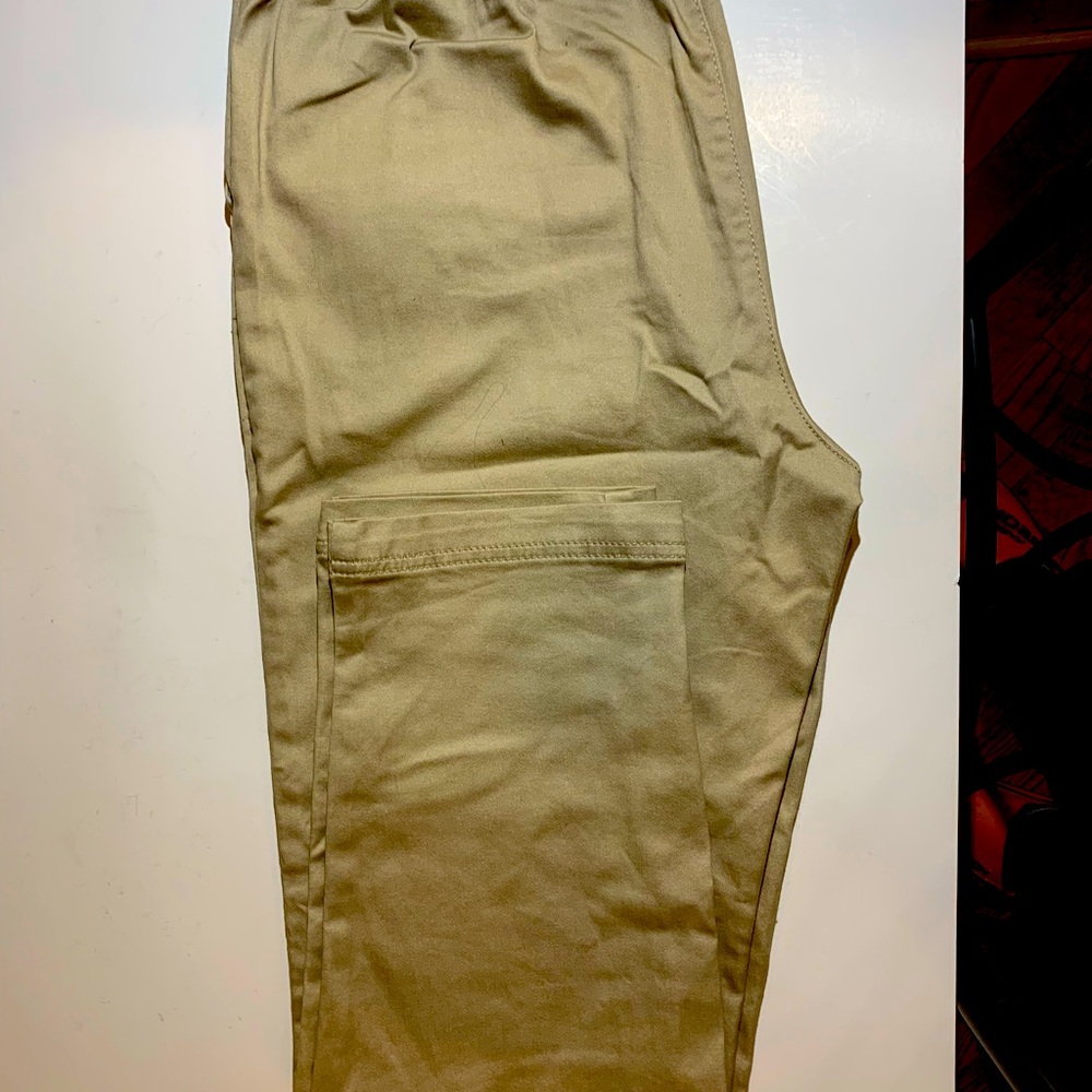 Craft & Barrel Women Pull Over Flexible Waist Beige Khaki Pant unused